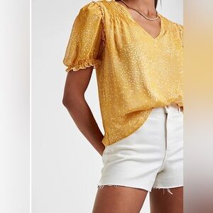 Printed Puff Sleeve V-Neck Top in Yellow Print
